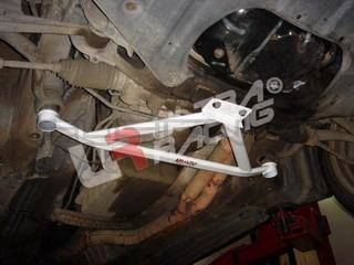 [Obr.: 10/55/54/3-lexus-is200-rs200-ultraracing-7-point-front-lower-brace-1696468917.jpg]