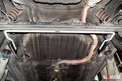 [Obr.: 10/55/80/5-nissan-cefiro-94-03-a32-a33-ultraracing-rear-sway-bar-19mm-1696469347.jpg]