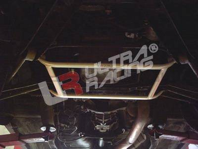 [Obr.: 10/55/83/0-nissan-s13-89-94-ultraracing-4-point-front-lower-brace-1696469393.jpg]