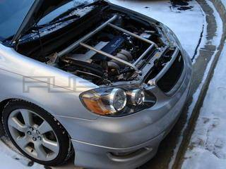 [Obr.: 10/56/04/0-toyota-altis-01-ultra-r-2-point-front-upper-strutbar-1696469758.jpg]